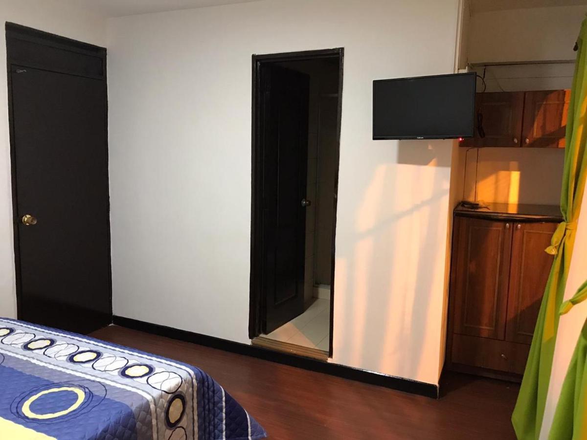 Hostal El Eden Манисалес Екстериор снимка