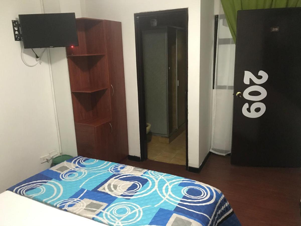 Hostal El Eden Манисалес Екстериор снимка